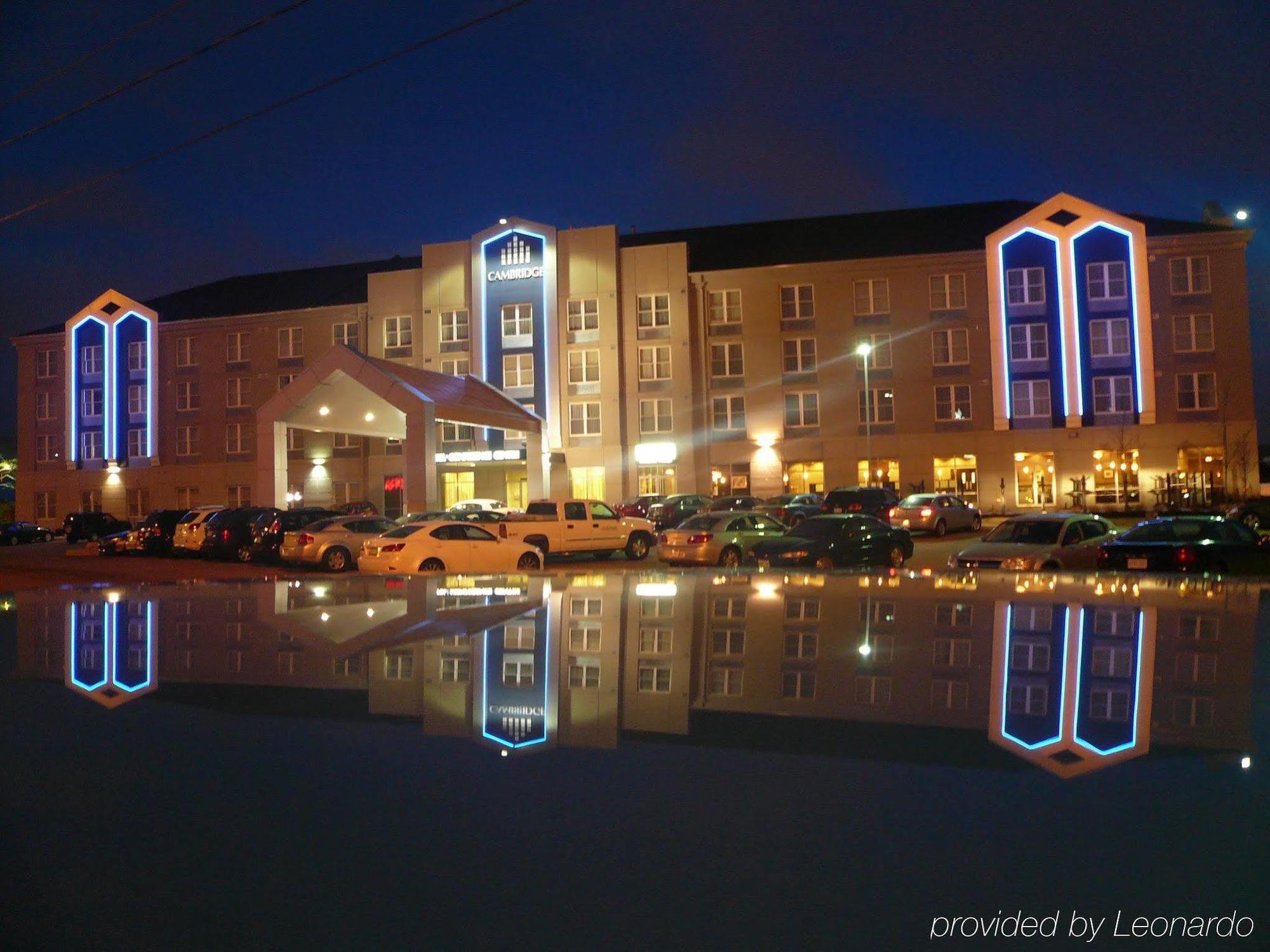 Cambridge Hotel And Conference Centre Экстерьер фото